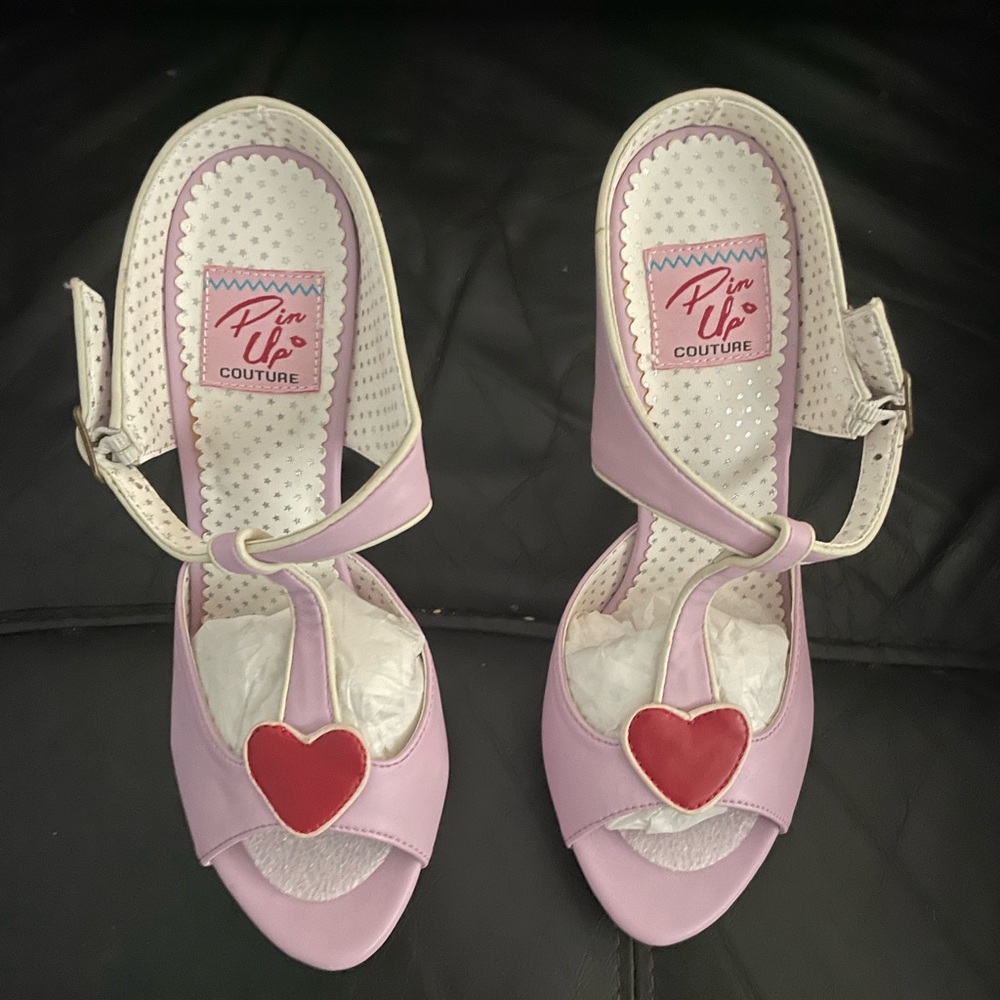 Pin up couture size 7 lavender heels